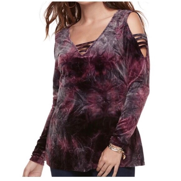 ROCK & Republic Cold Shoulder Top - Picture 1 of 6